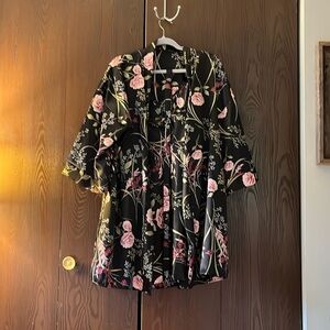 Colesce Couture 2pc. Silky black floral nightgown set. Robe and nightgown. Lg